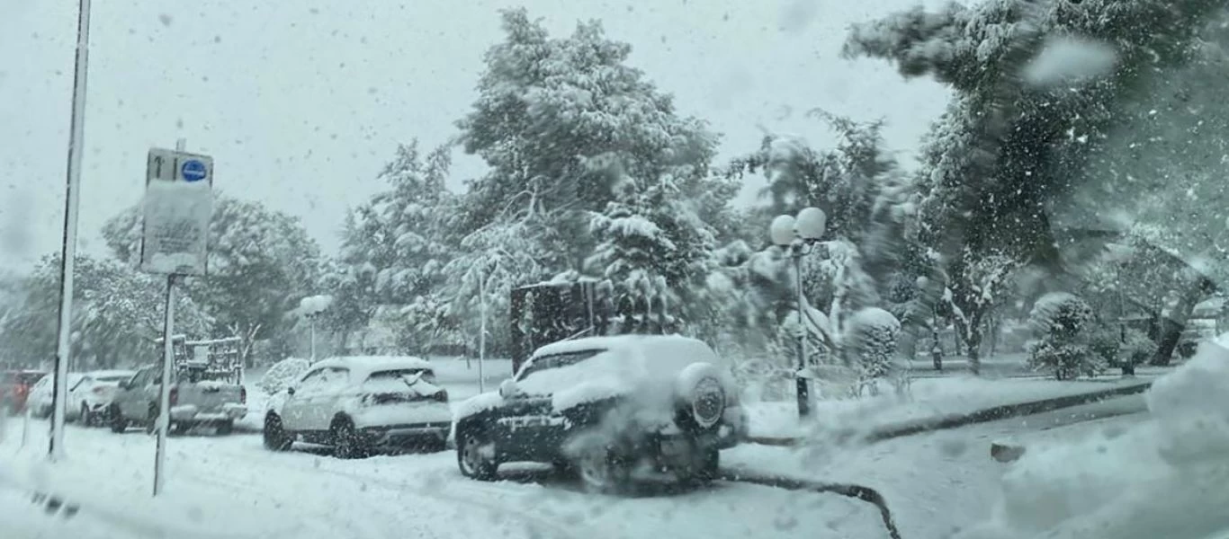 Κλειστές τράπεζες και λιανεμπόριο αύριο - Τα καταστήματα που θα λειτουργήσουν